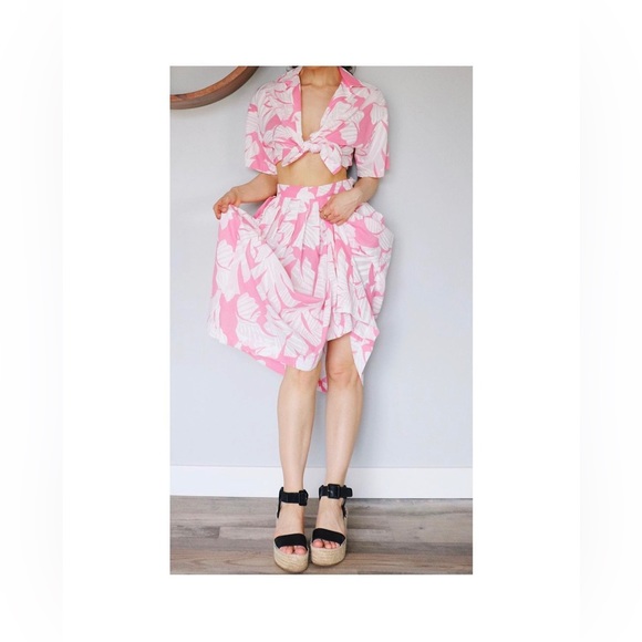 Vintage pink and white 2 piece skirt and top set. - Picture 5 of 6